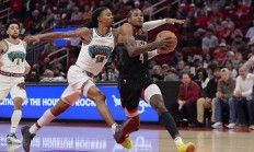 半岛体育直播-火箭三连胜，客场击溃步行者的简单介绍