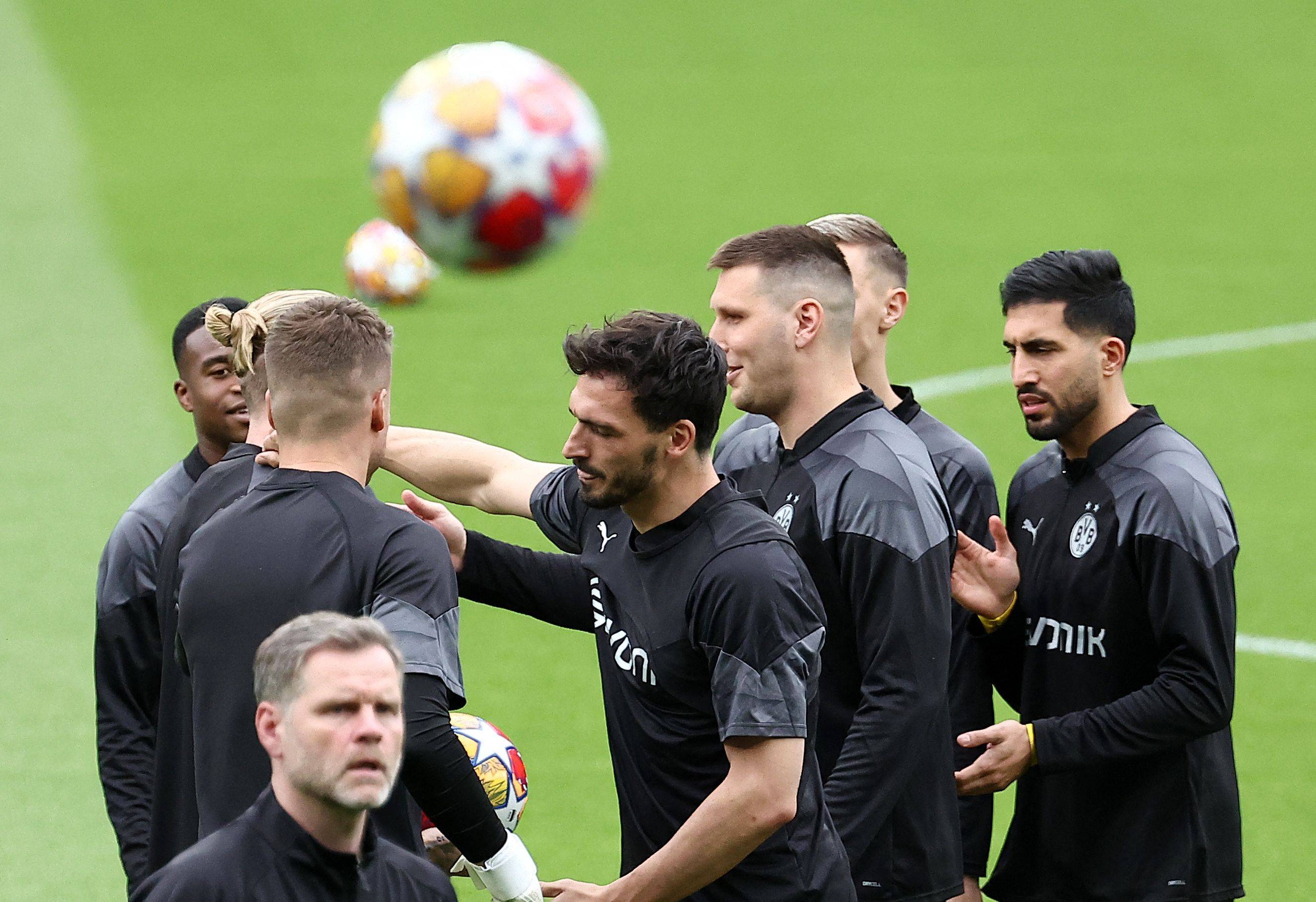 包含多特蒙德全胜领跑，欧冠赛场势不可挡的词条