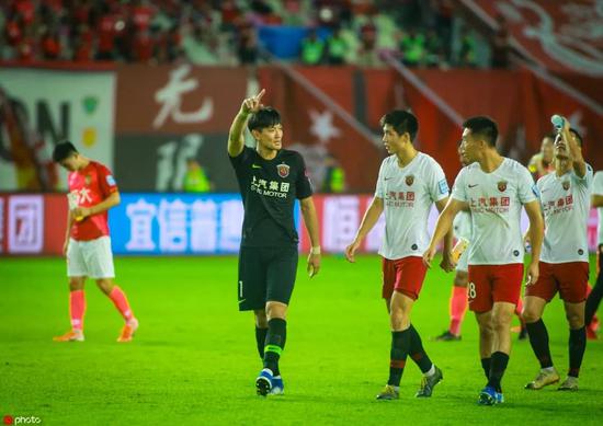 斗志昂扬:恒大坚守客场争胜心无旁骛 斗志昂扬:恒大坚守客场争胜心无旁骛