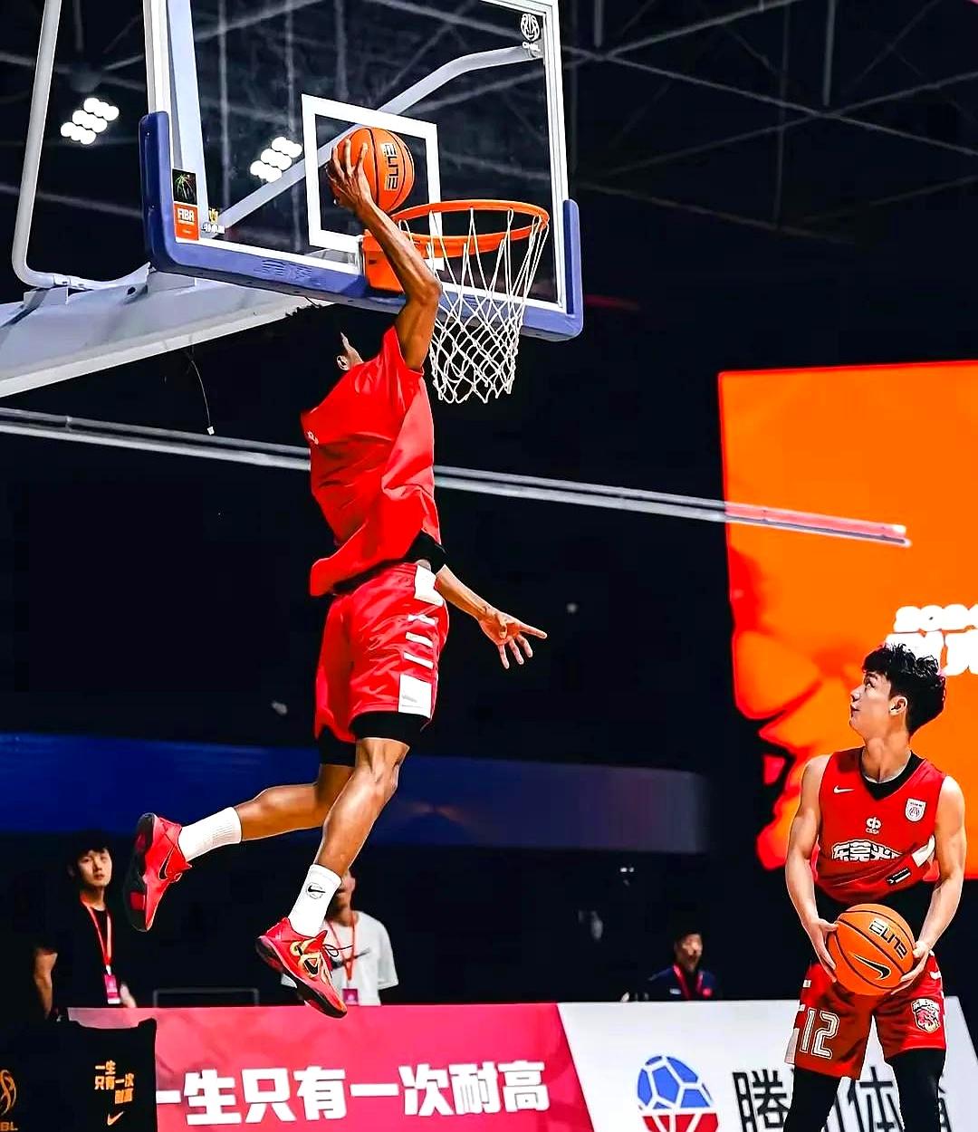 包含青年球员备战世界锦标赛,压力重重的词条 包含青年球员备战世界锦标赛,压力重重的词条