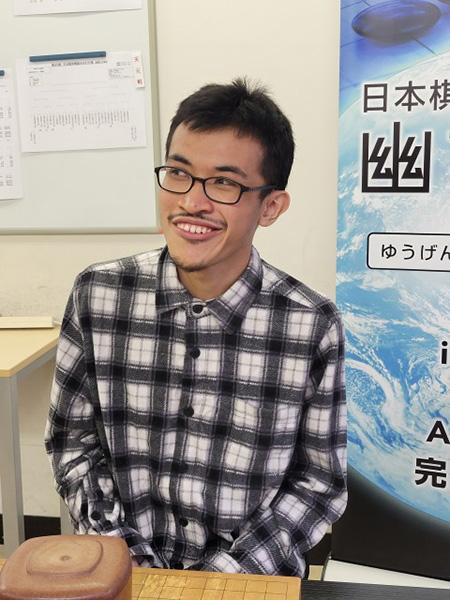 印尼队斩获激烈围棋比赛冠军 印尼队斩获激烈围棋比赛冠军