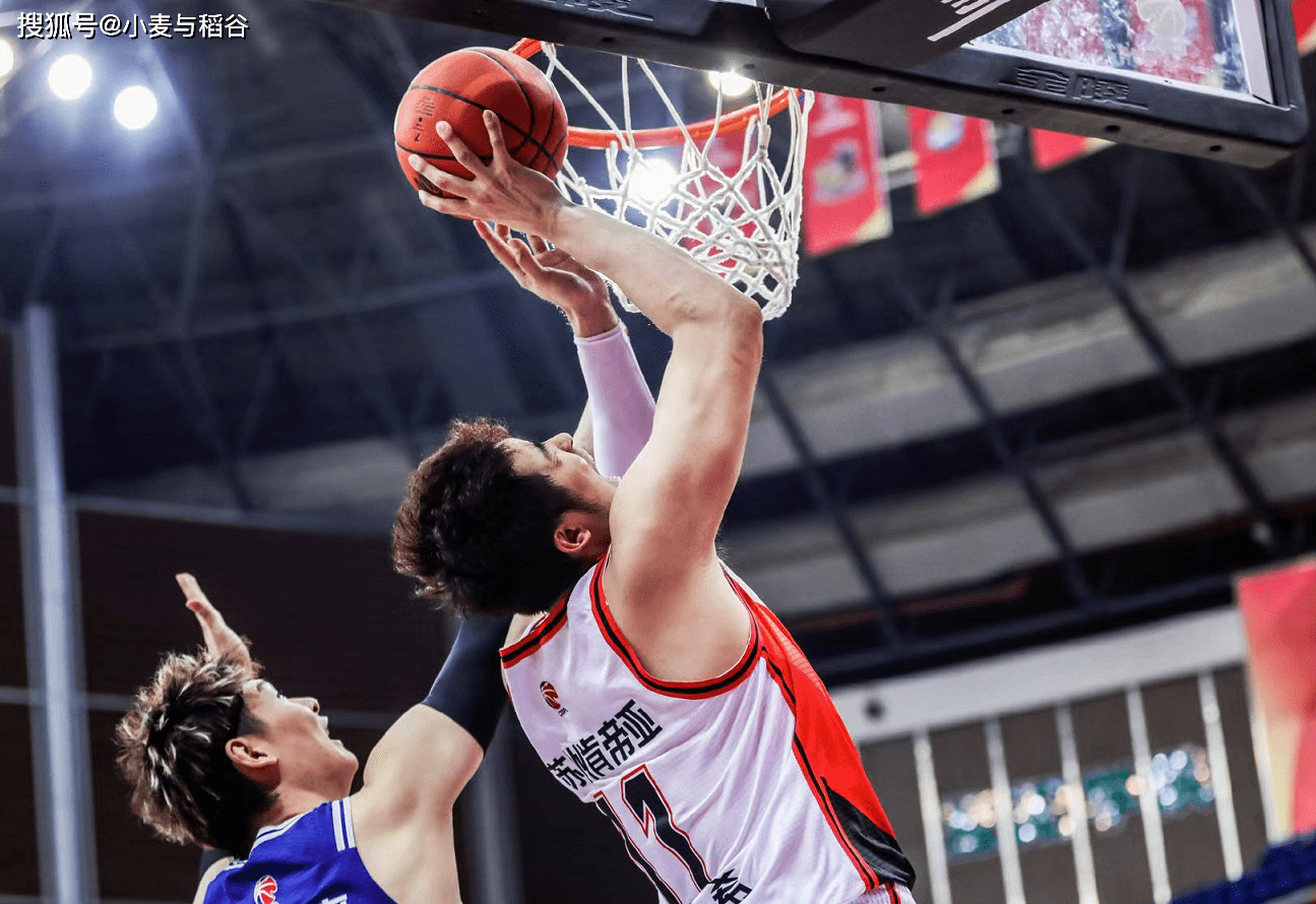 关于里尔前锋重伤：医生呼吁小心保护球员的信息