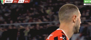 AC米兰中场传球失误，被对手反超比分的简单介绍