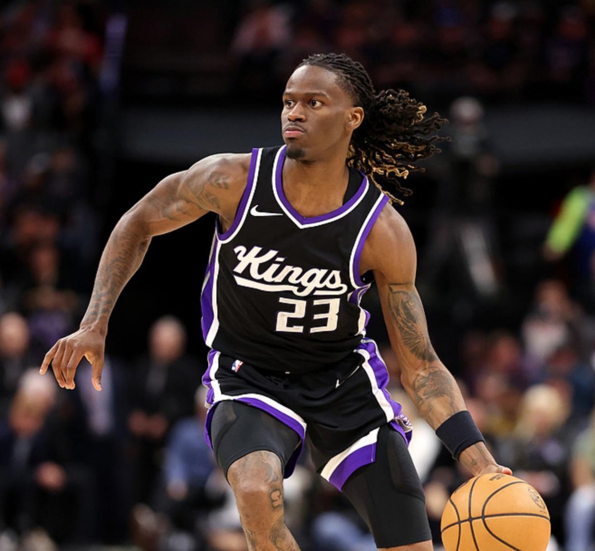 雄鹿主场大胜黄蜂，豪取三连胜壮大实力的简单介绍